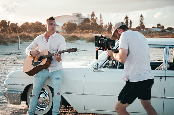 Référencement vidéo SEO, réalisation vidéo pour site web Paris, Nice, Monaco, France. Production audiovisuelle, réalisation vidéo, montage vidéo. Agence de pub Paris, Nice, Monaco, France réalisation spot publicitaire